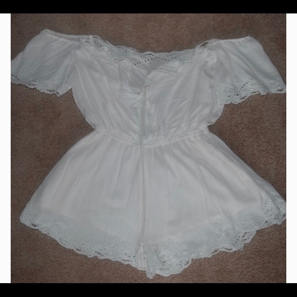 Romper - Picture 2 of 4